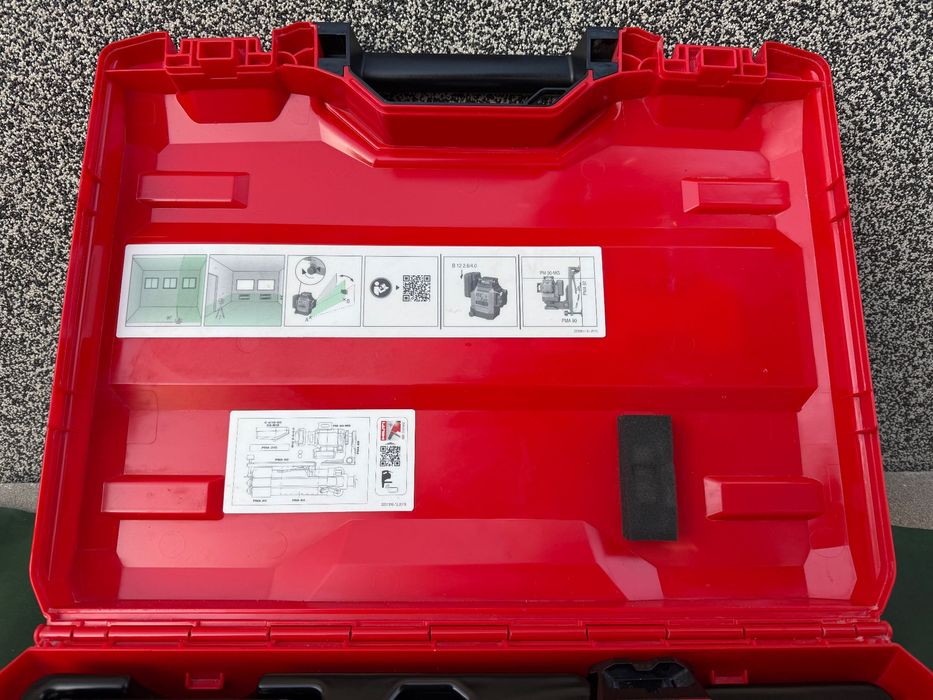 Hilti PM 30-MG лазерен нивелир + батерия 5.5Ah + статив PMA 20