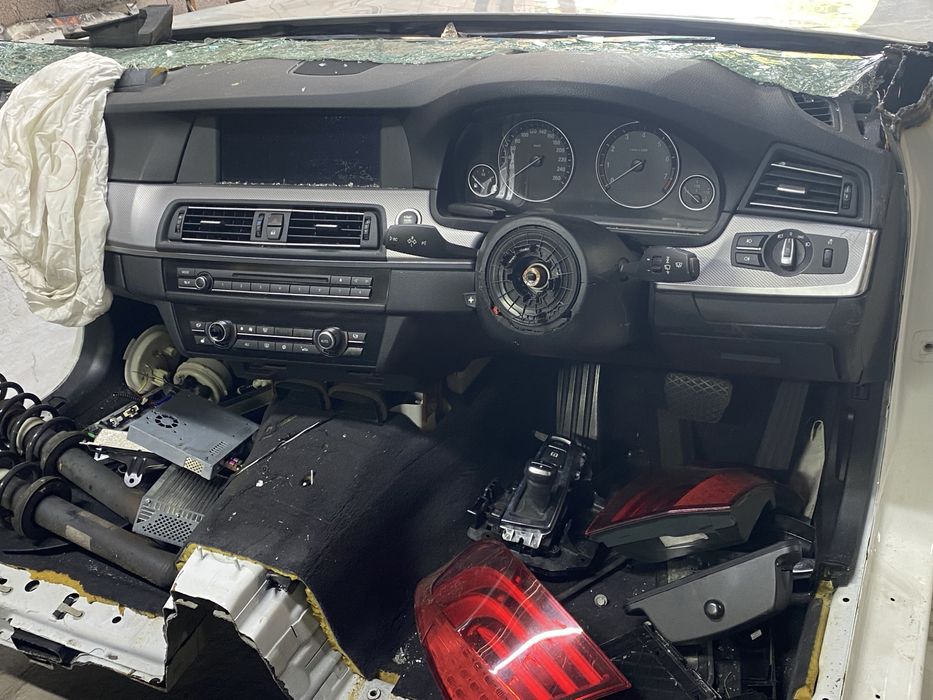 Передняя часть БМВ F10.