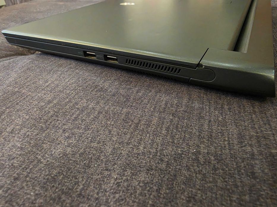 Alienware m15 R7 - i7 12700h / 16 Ram / RTX 3060 / 512 SSD