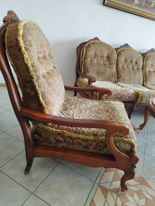 Комплект мебели в стил Луи XV