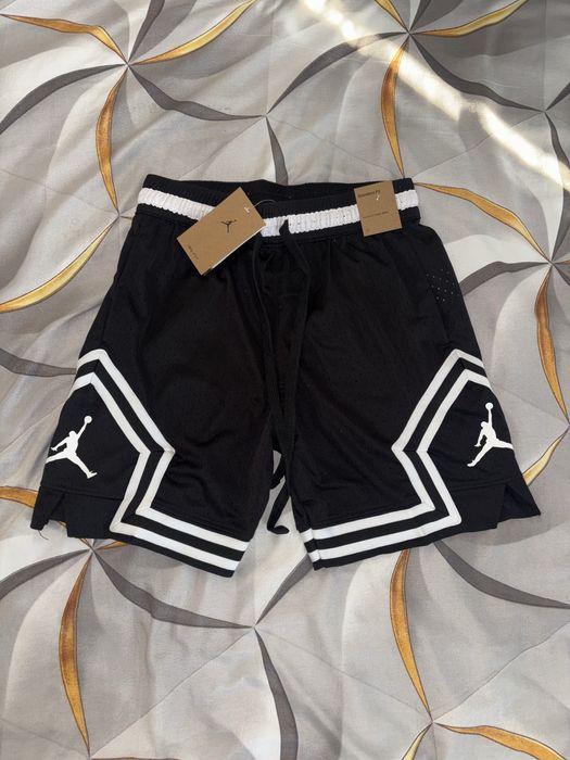 Pantaloni scurti Jordan. S; M; L