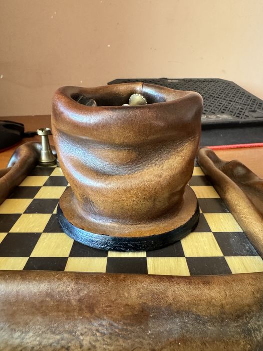 Шахмат кожаный с медными фигурами