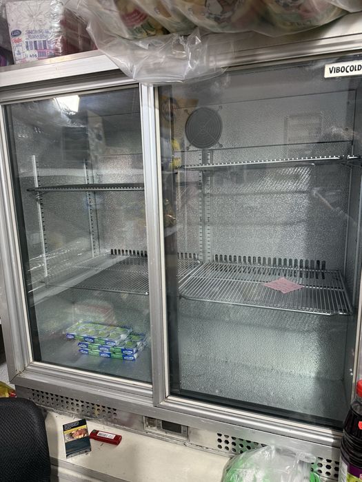 Хладилна витрина