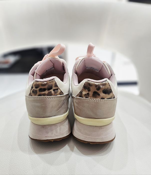 Сникърси, обувки