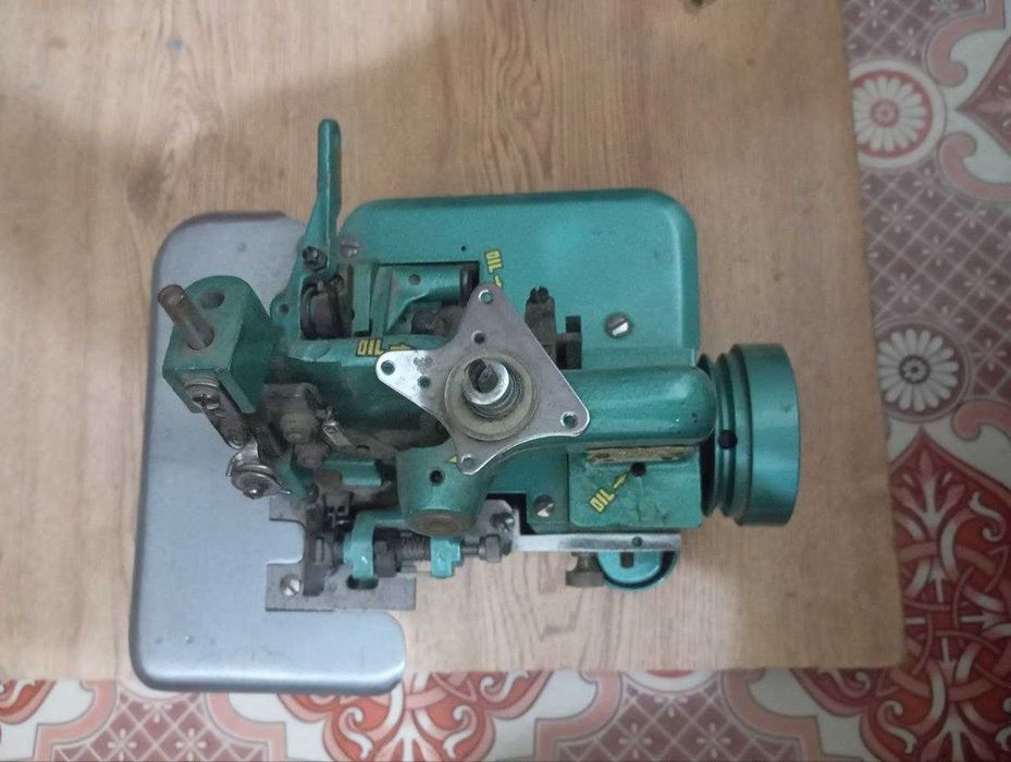 Продам китайский оверлок 3х ниточный в идеальном состоянии