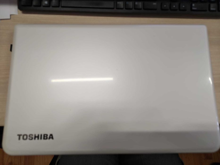 Vând laptop Toshiba Satellite C55