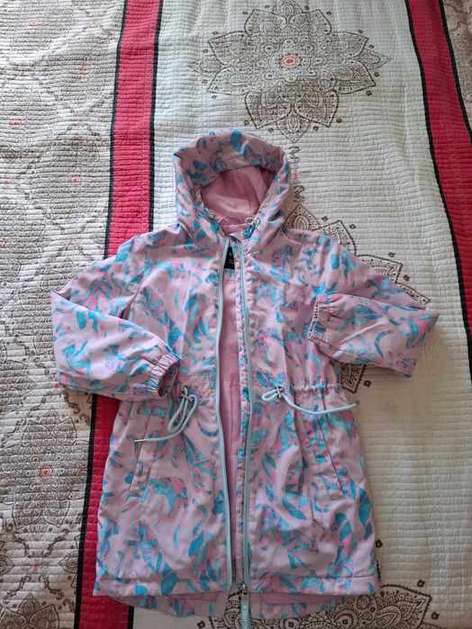 Легкая непромокаемая курточка
