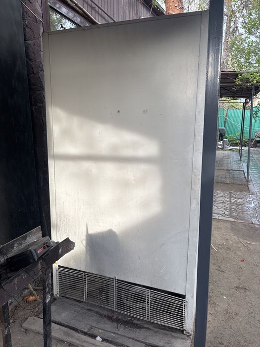 Холодильник мотрчик работает