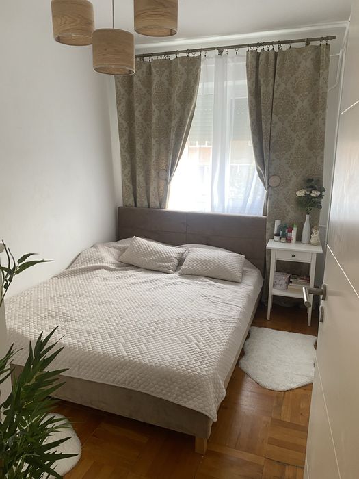 Vand apartament 2 camere zona centrala complet utilat si mobilat