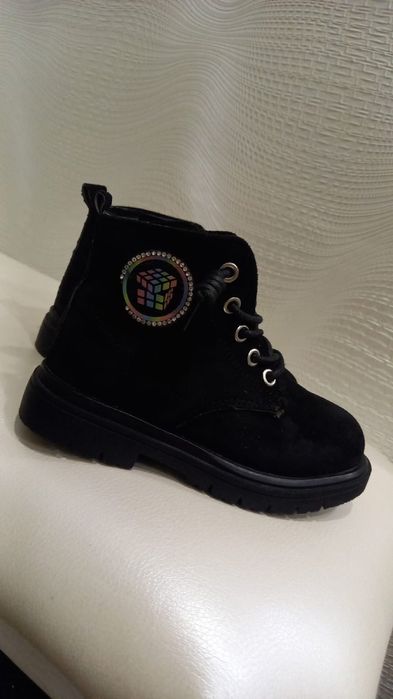 Продам обувь детскую