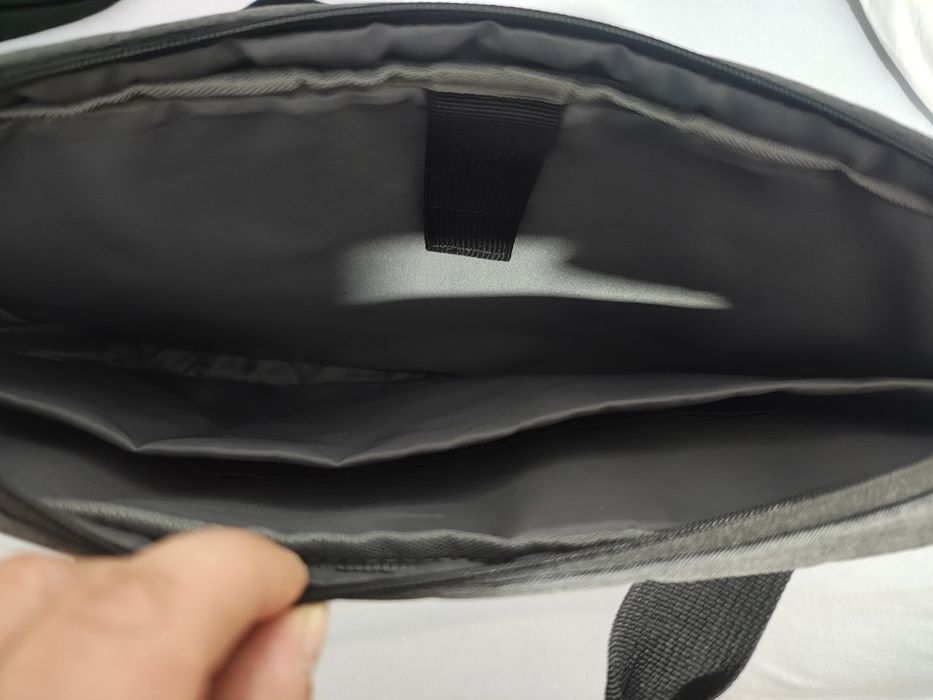 Geanta laptop HP Prelude, 15,6 inch, material rezistent la apa, usoara
