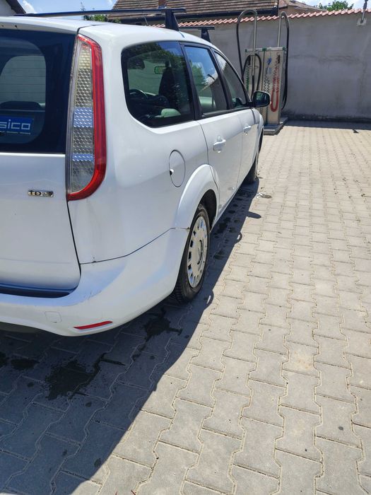 Vand ford focus an 2010
