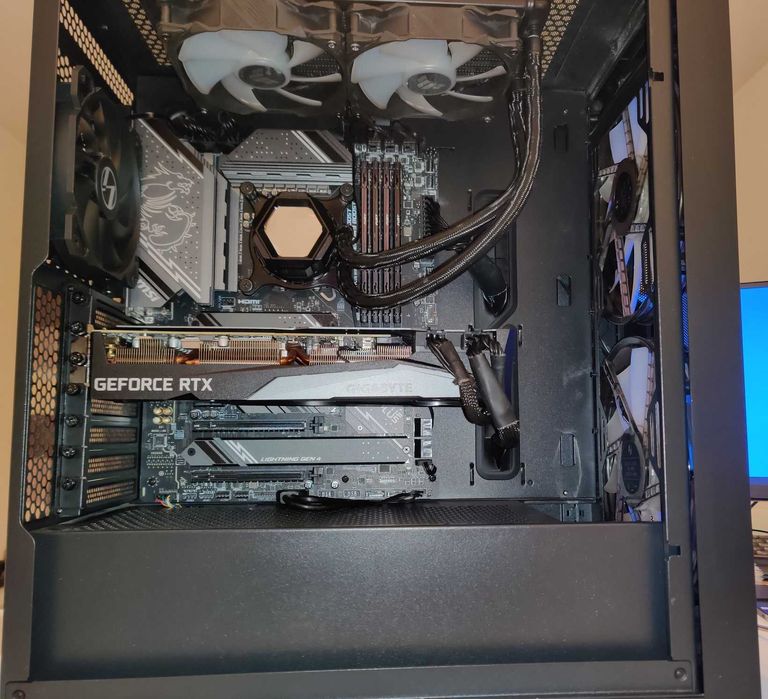 Геймърски компютър i9 12900K 32GB DDR5 RTX3070