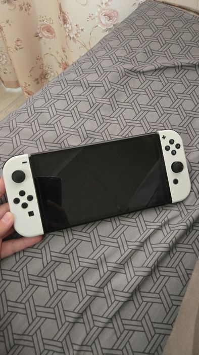 Nintendo Switch Oled + кейс в подарок