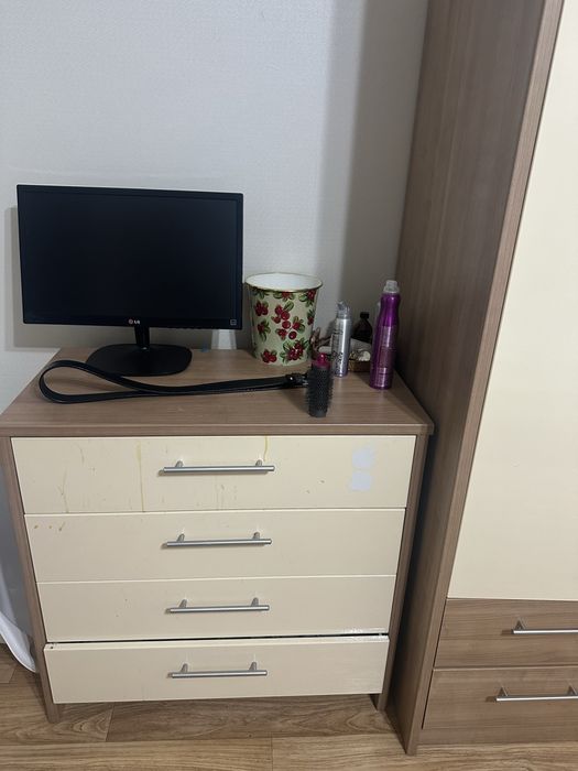 продам спальную гарнитуру