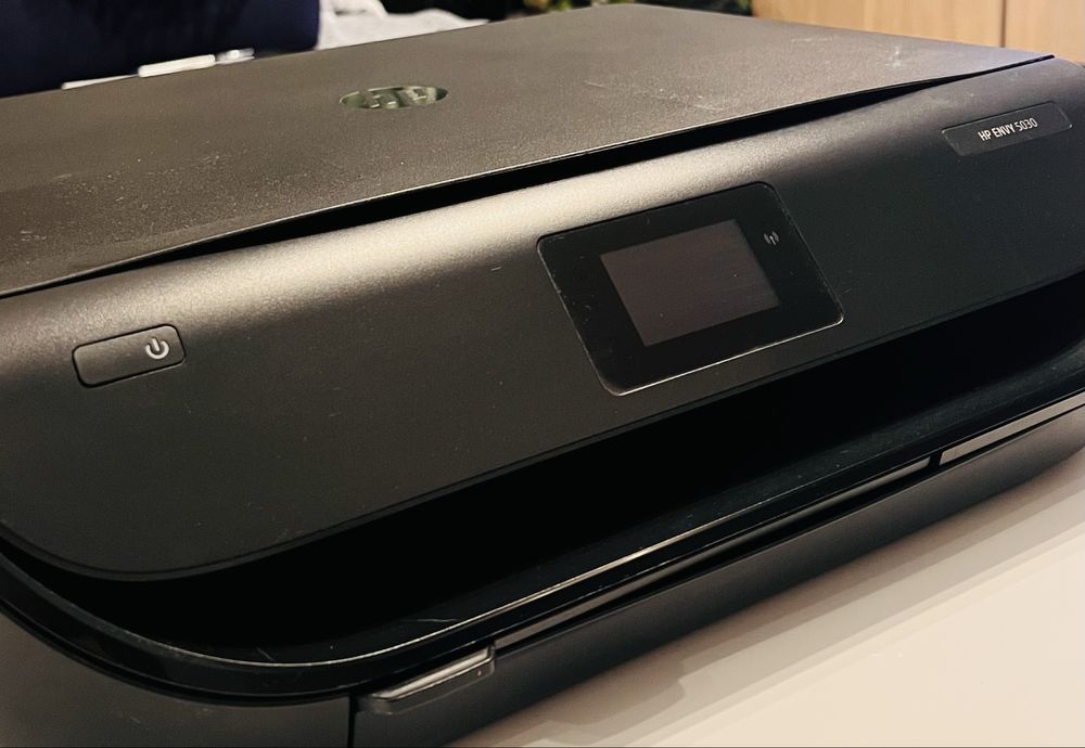 Imprimantă HP Envy 5030 – stare perfectă + cartuș negru nou