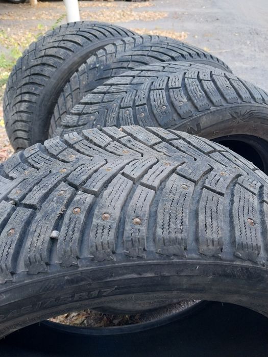 4 шины Nexen 245 45 R17.