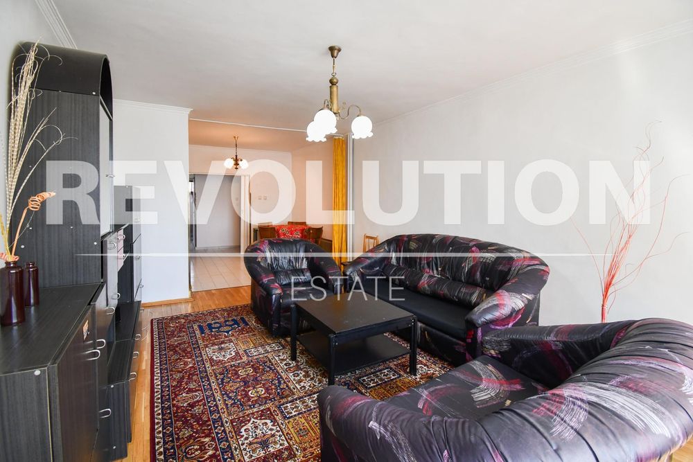 Тристаен апартамент в Центъра на София.