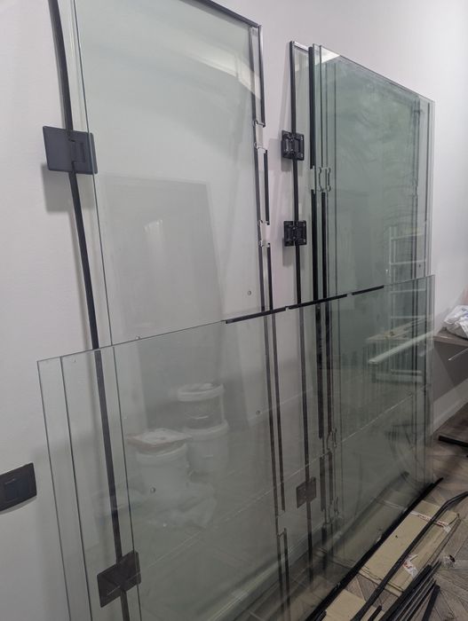 Стеклянные двери