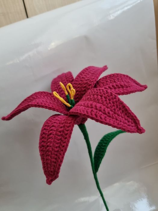 Плетени цветя на една кука