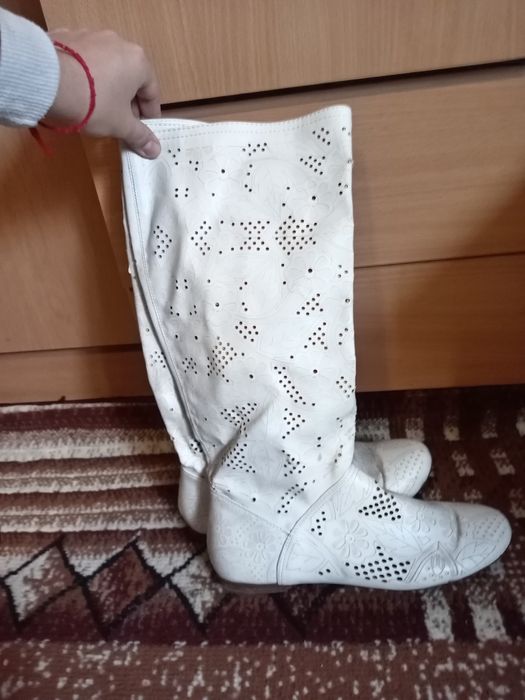 Продавам дамски токчета и ботуши