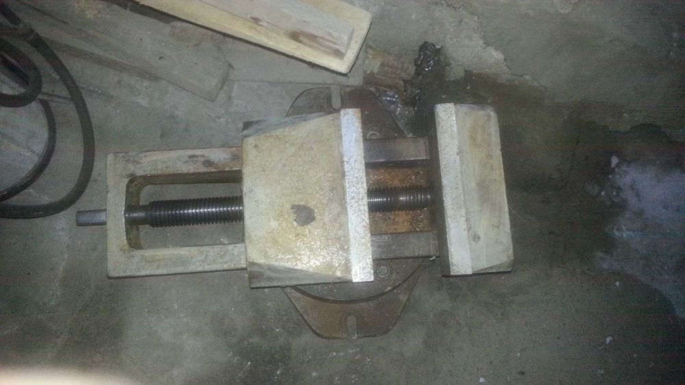 тиски бу 25 см 90 кг