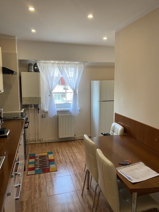 Inchiriez apartament 2 camere ULTRACENTRAL