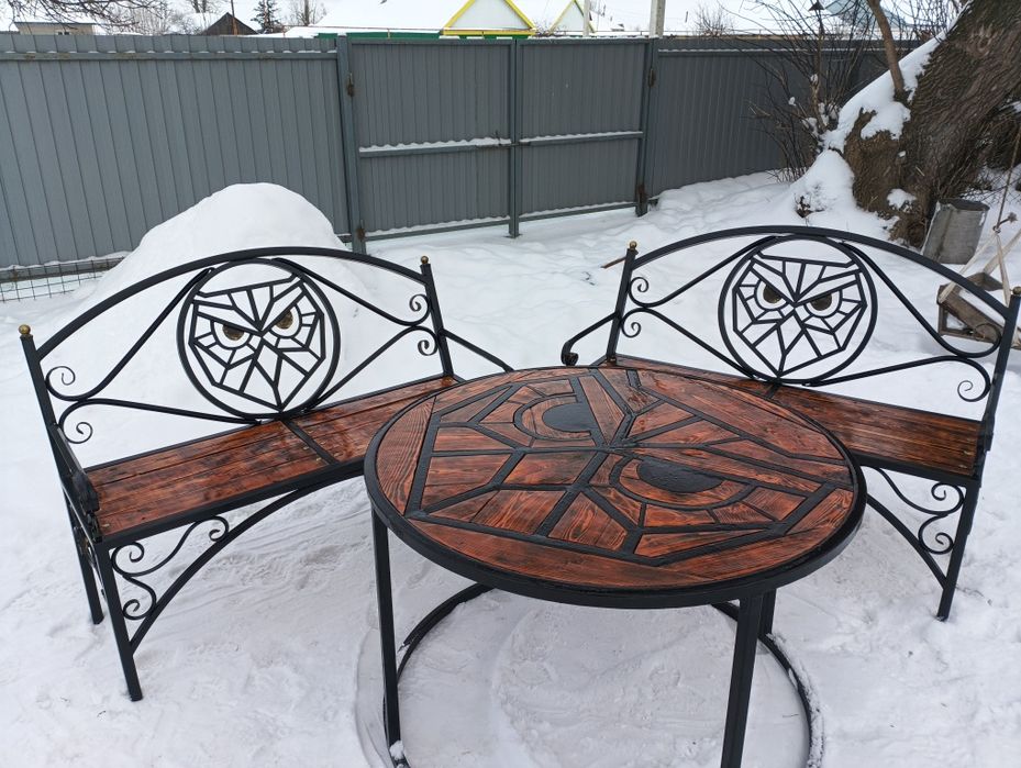 Продается комплект садовой мебели