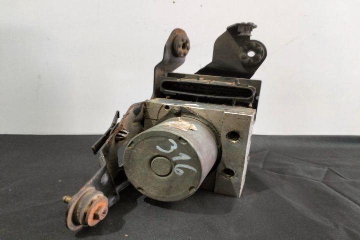 Pompa ABS Bosch 8200624642 / 0265234472 B Renault Megane a 2-a genera