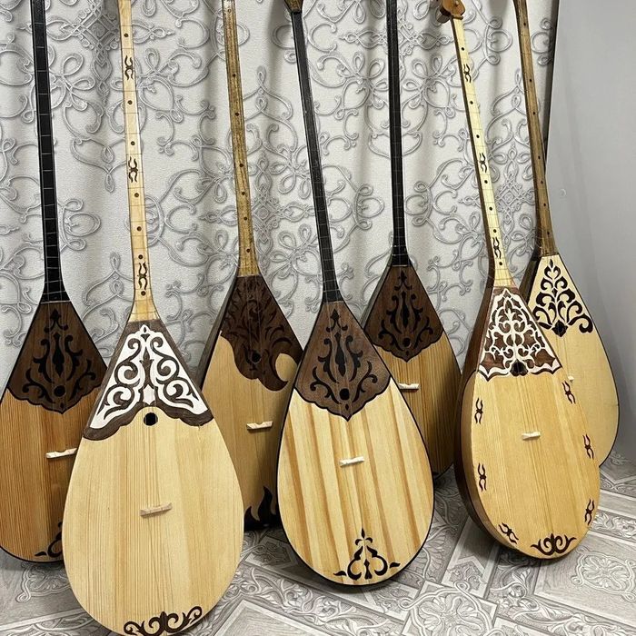 Нағыз қазақ-домбыра!