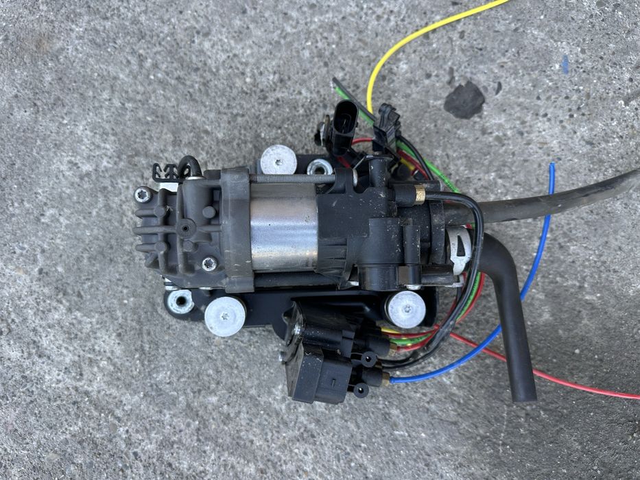 Compresor suspensie / Bloc valve BMW Seria 7 G11 G12