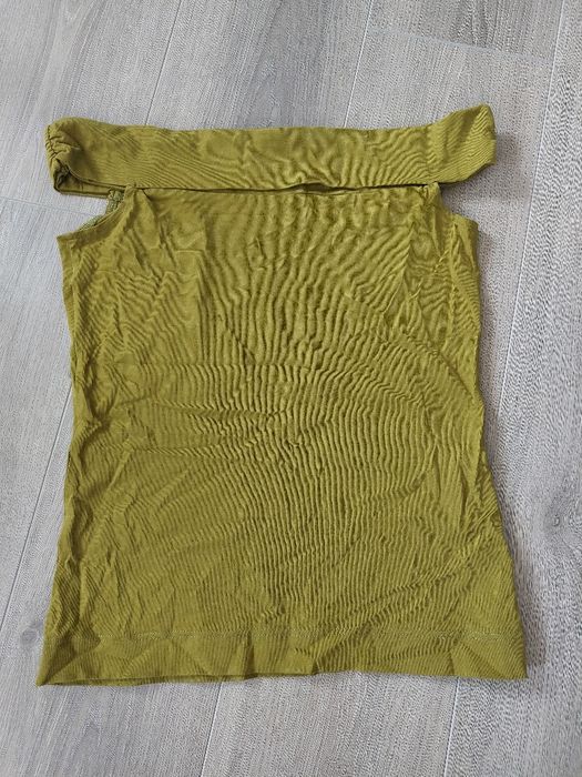 Bluza cu umerii goi H&M