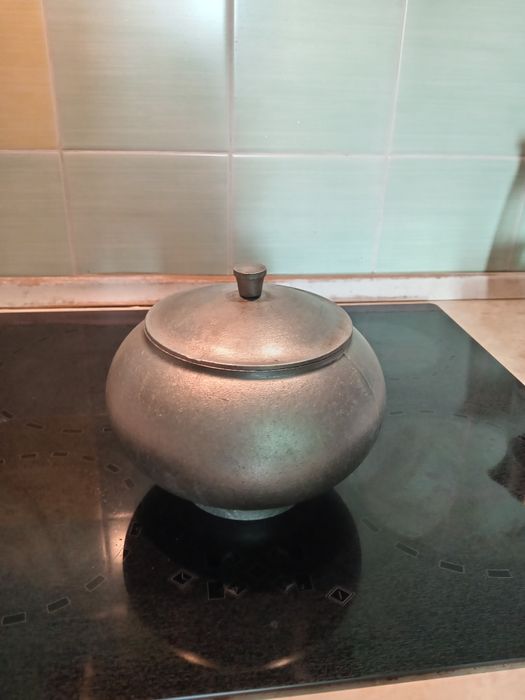 Чугунки, чайники, старая посуда