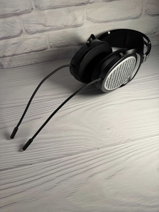 HiFiMAN Ananda – Персонализирана модификация, изцяло ръчна изработка (Custom Modification)