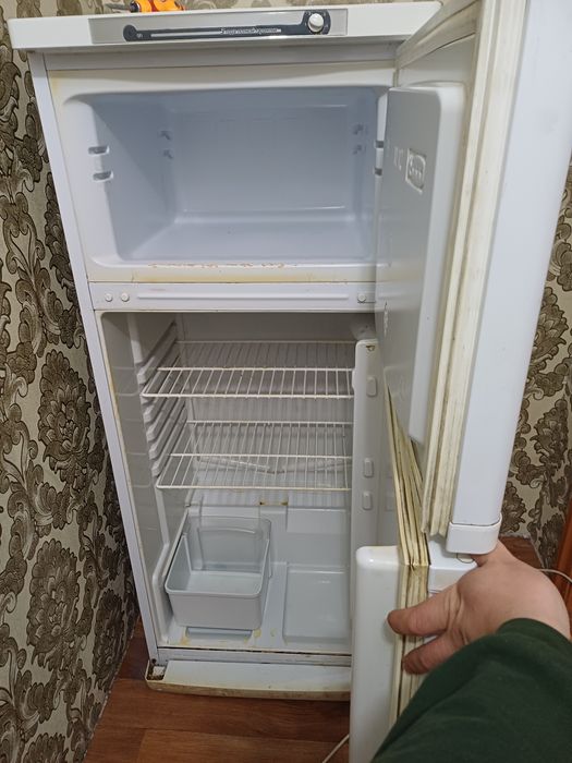 Холодильник индезит бу на запчастям