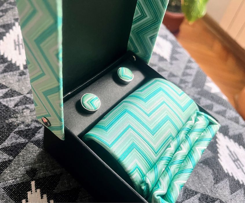 Set butoni si cravata 100% matase