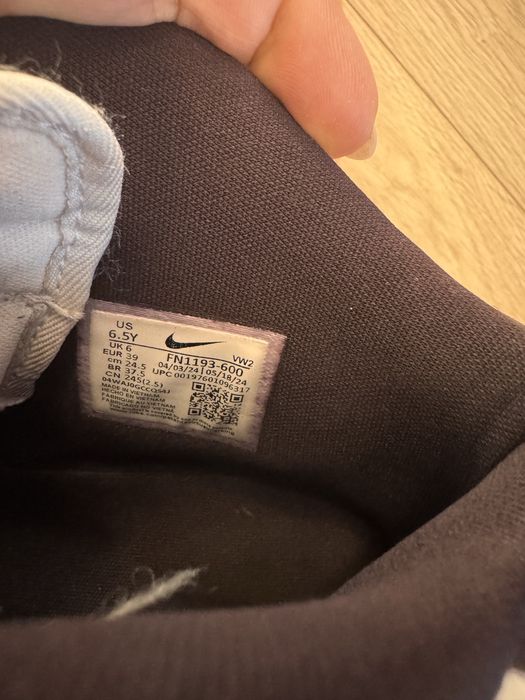 Високи маратонки Nike Air Force - номер 39