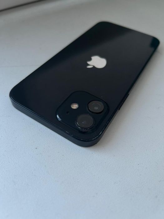 Продам Айфон 12(128) black
