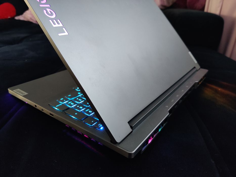 Lenovo Legion 7, rx 6850m xt 12gb, 32gb ram, 1tb ssd, GARANTIE