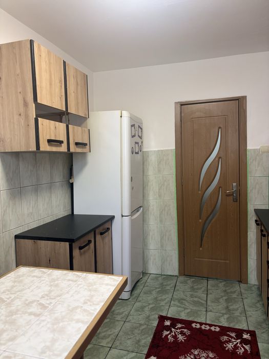 Inchiriez ap cu 2 camere zona centru