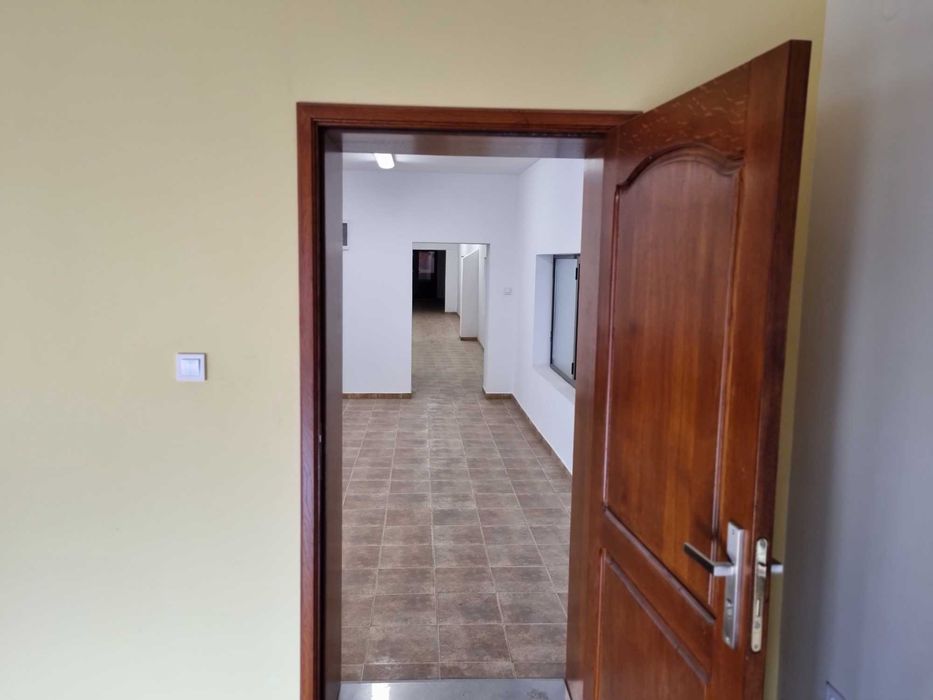 Офис помещение под наем - 90 кв.м