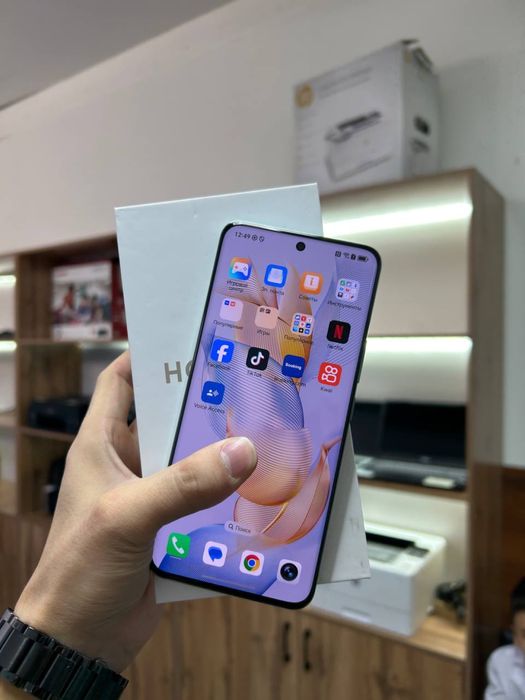 Телефон Honor 90