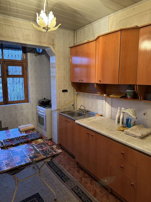 Dom 4 xona 100 kv sotiladi