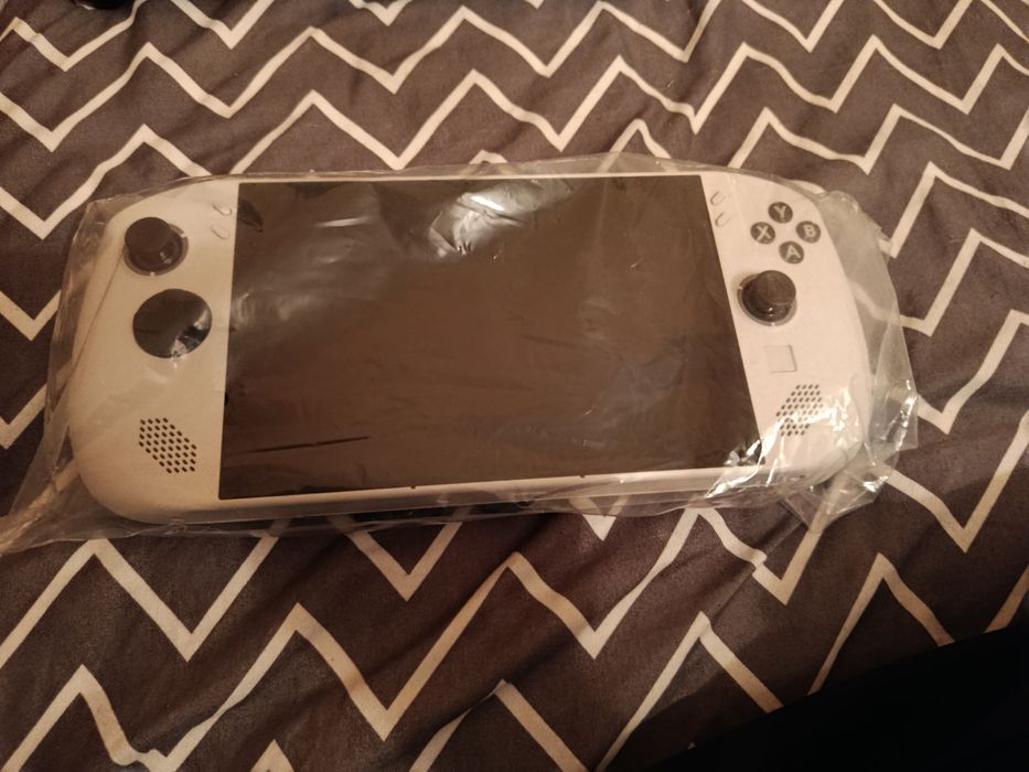 Lenovo legion go S 32 ram/1 tb Steamos