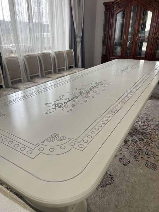 Стол 4 м и 3м для гостиной