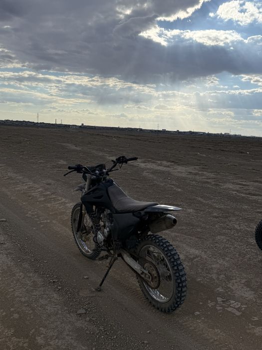 Продам эндуро 250 желмая