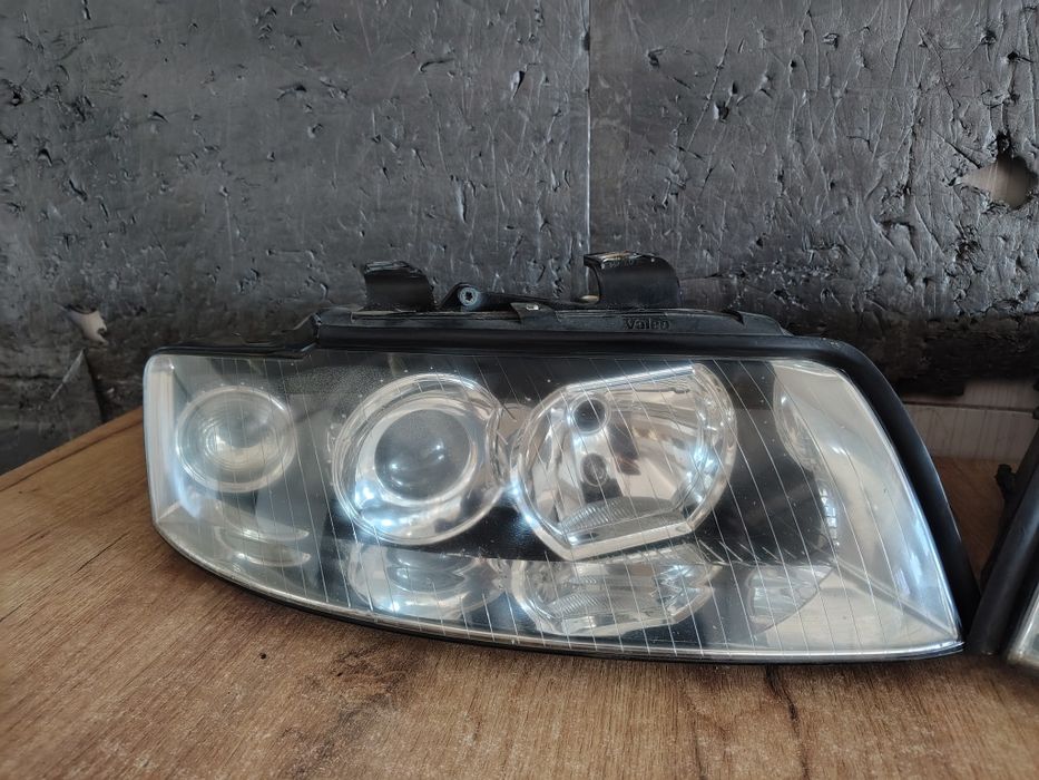 Faruri Xenon Audi A4 B6 2000-2004 Valeo D1S/H7 second hand