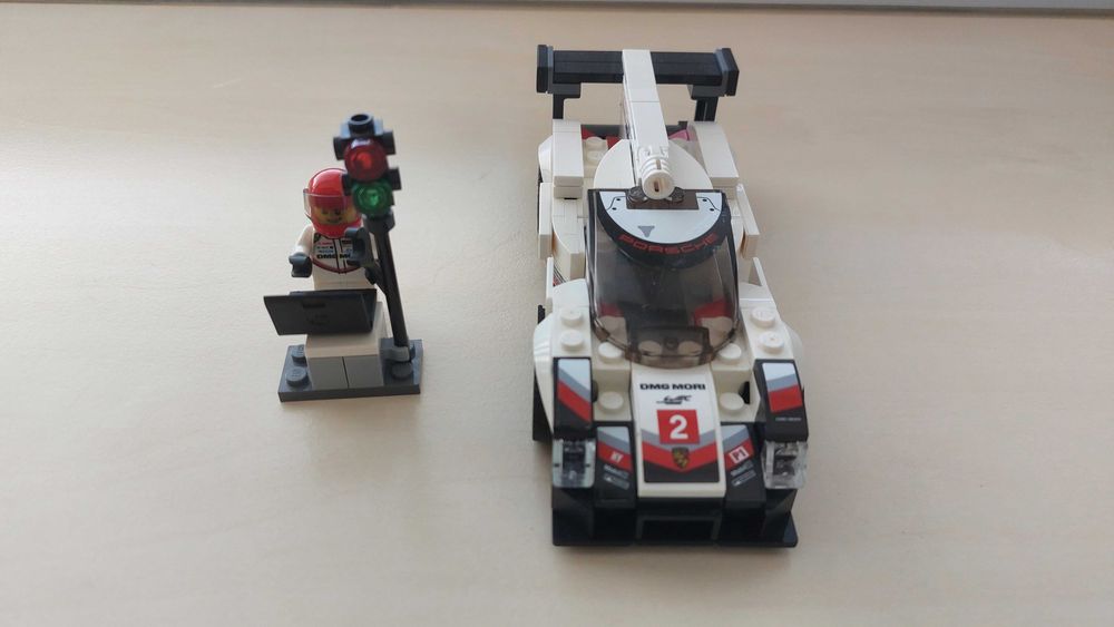 Няколко LEGO Speed Champions