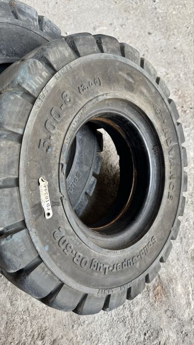 Продам шины на вилочный погрузчик