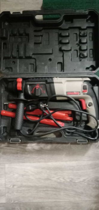 Продается перфоратор.